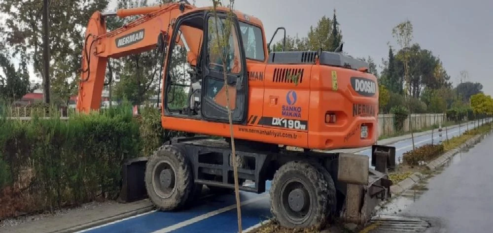 Efeler Belediyesi yeşil alana zarar veren çalışmayı durdurdu