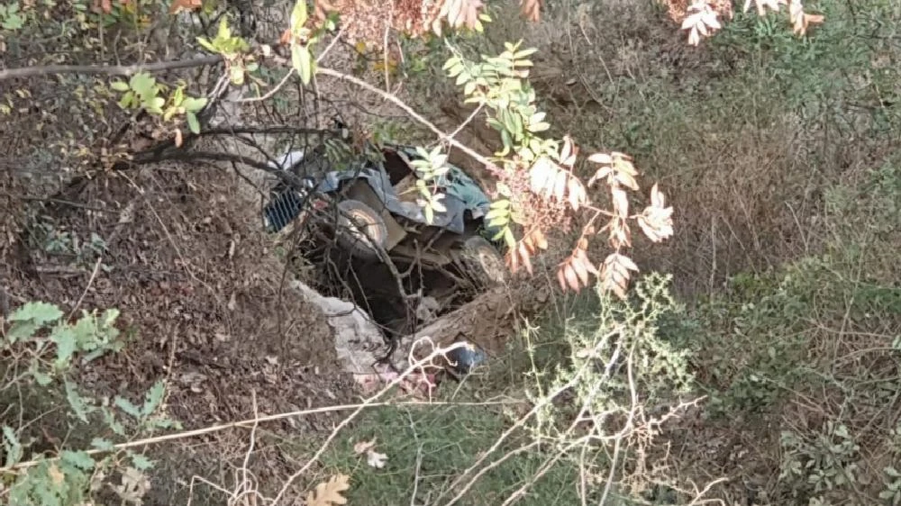 Freni patlayan araç uçuruma yuvarlandı: 1 ölü