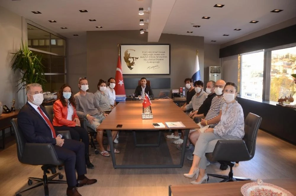 Heykeltraşlar Başkan Günel’i ziyaret etti