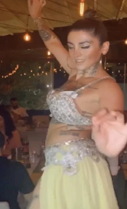 (Özel) İstanbul’un göbeğindeki ünlü işletmede dansözlü parti: “Corona bak dalgana”