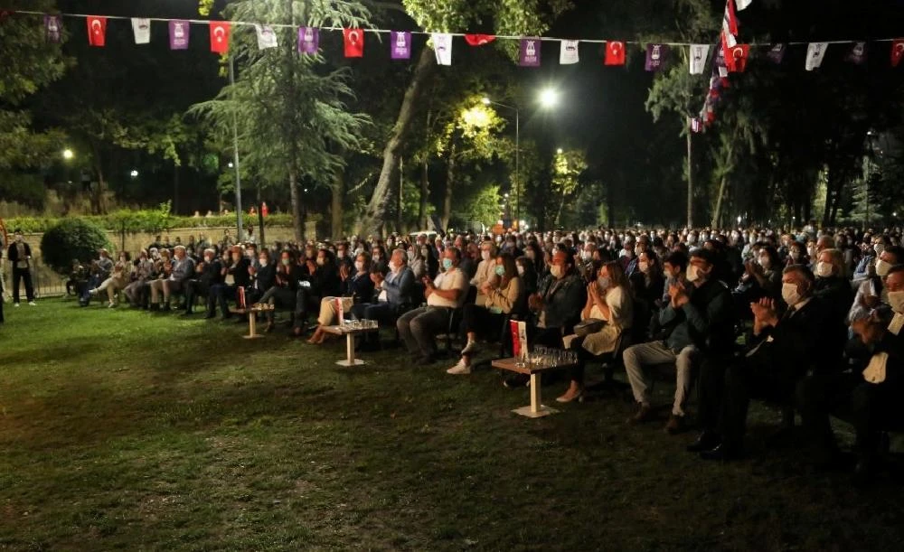 Pınarbaşı’nda tiyatro şöleni devam ediyor