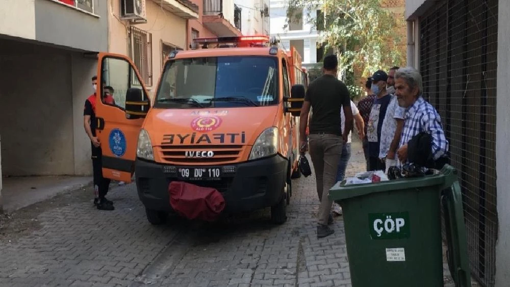 Polisten kaçarken, havalandırma boşluğuna sıkıştı