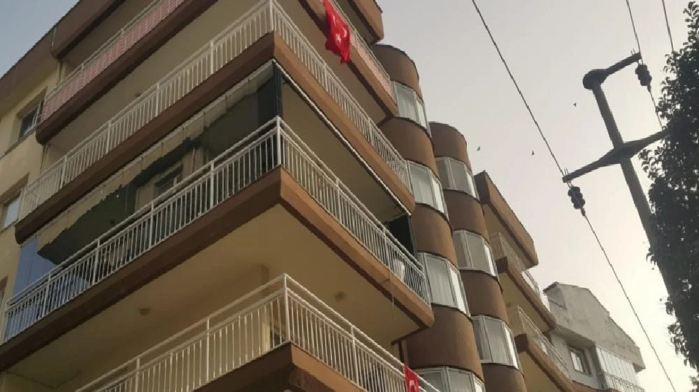 Söke’de cam balkon ustası elektrik akımına kapıldı