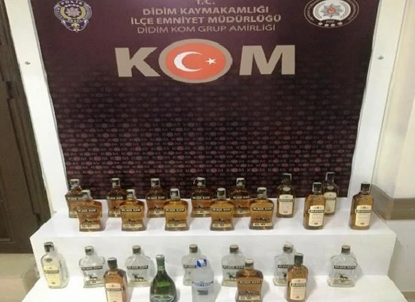 Şüphe üzerine durdurulan araçta kaçak içki ele geçirildi