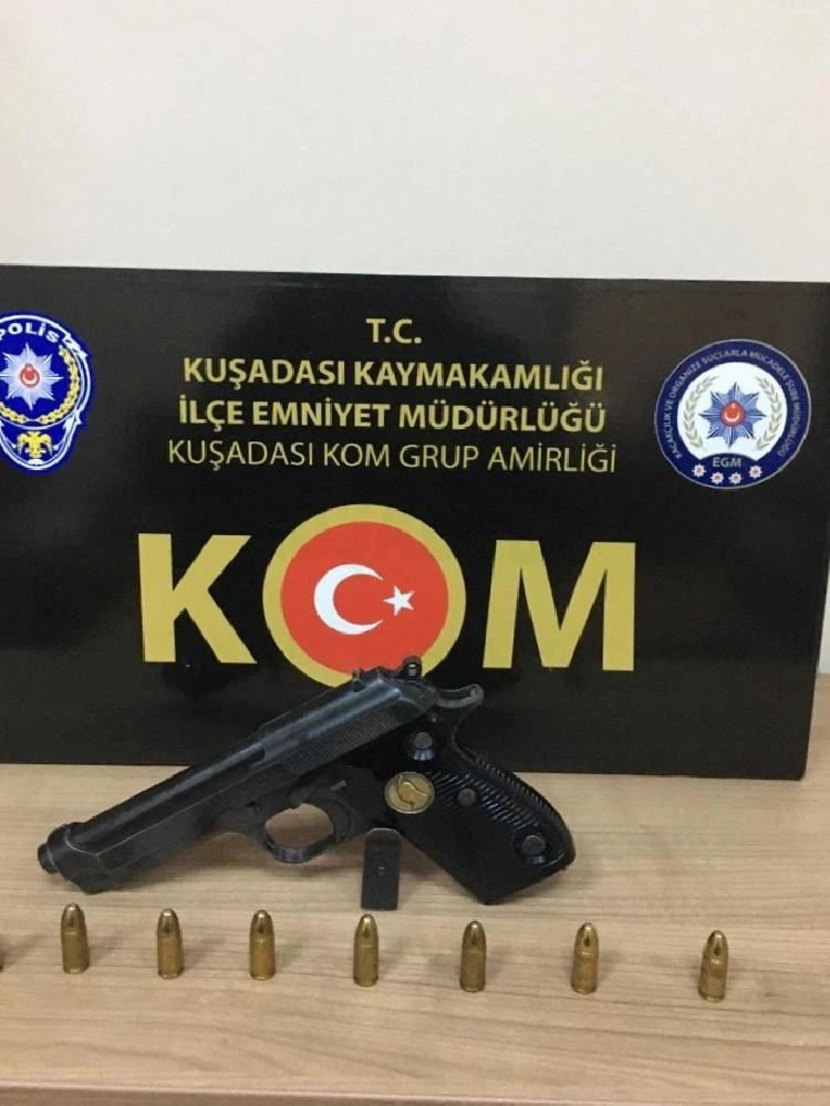 Şüpheli şahsın üzerinden ruhsat silah çıktı
