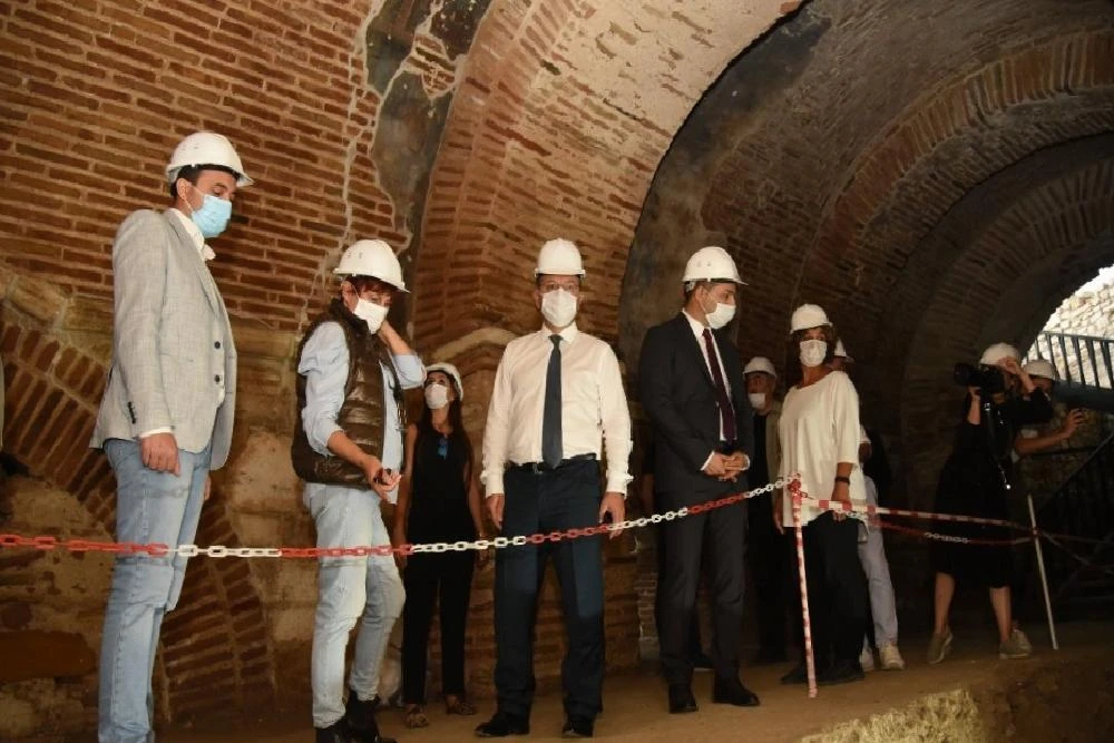 Vali Aksoy, Kadı Kalesi kazılarında inceleme yaptı