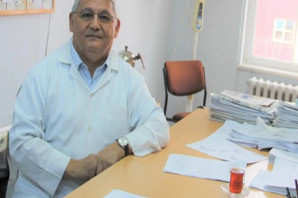 ADÜ Fen Edebiyat Fakültesi Kimya Bölümü Öğretim Üyesi Prof.Dr. Yüksel Şahin sahte alkole karşı uyardı