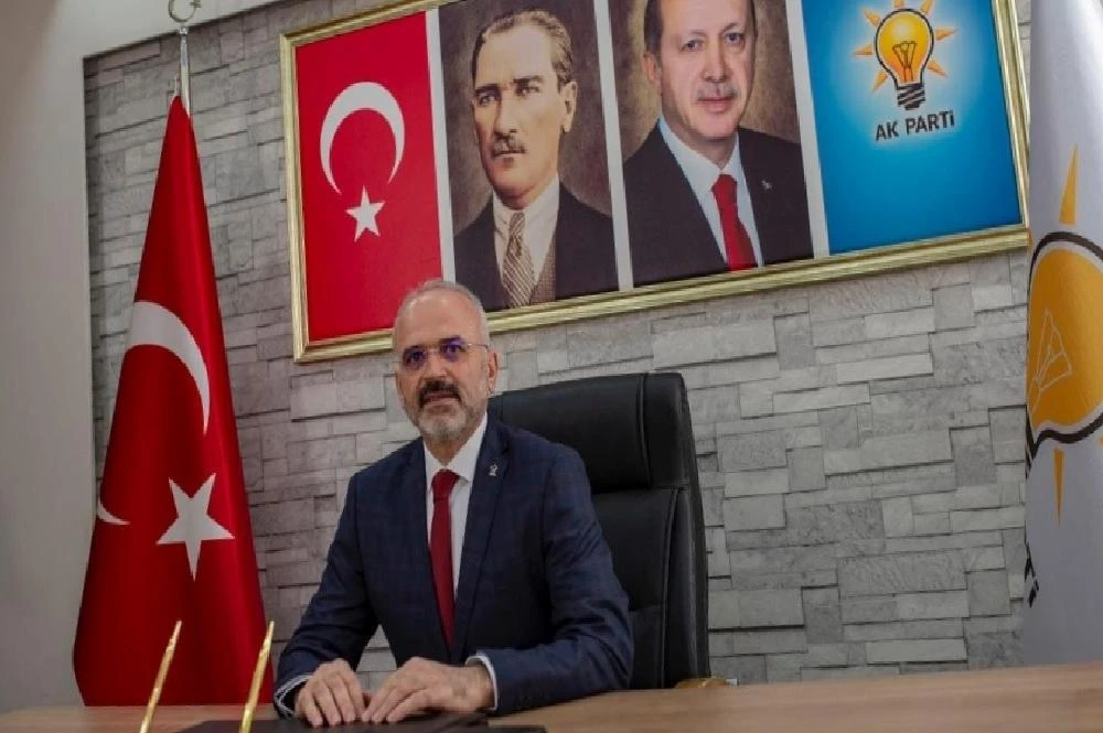 AK Parti Efeler İlçe Başkanı Elbir: Atatürk, Türk Milletini aydınlık günlere kavuşturmuştur.