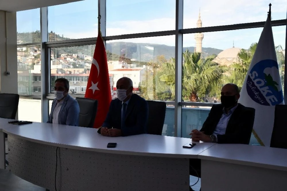 Başkan Tuncel depremle ilgili olarak muhtarlarla bir araya geldi