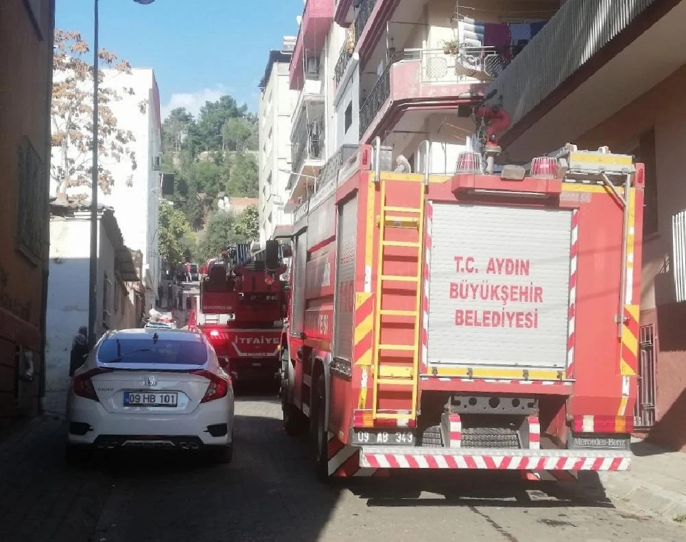 Çatıda yakılan kablo mahalleyi ayağa kaldırdı