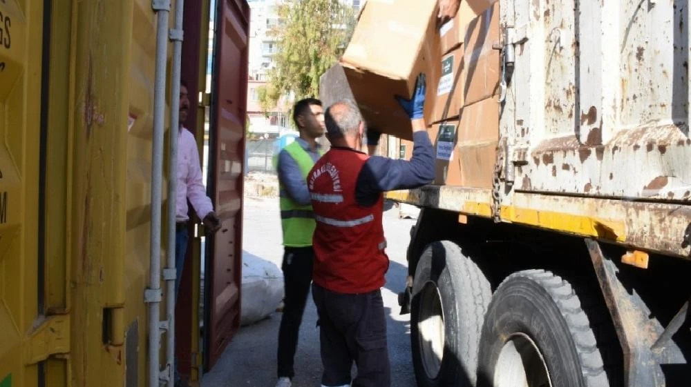 Germencik Belediyesi deprem yardım paketlerini ulaştırdı