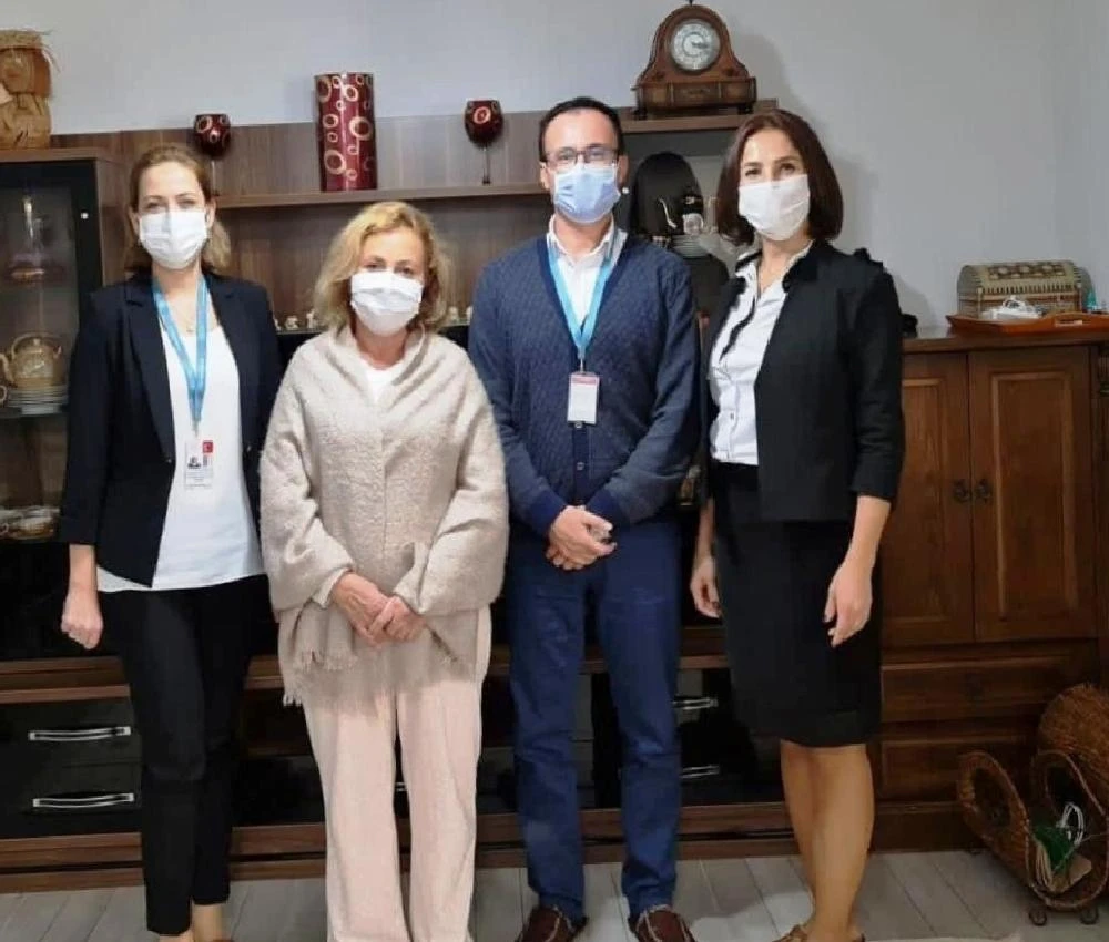 Kovid-19’u yenen 61 yaşındaki hasta sağlık çalışanlarına  teşekkür etti