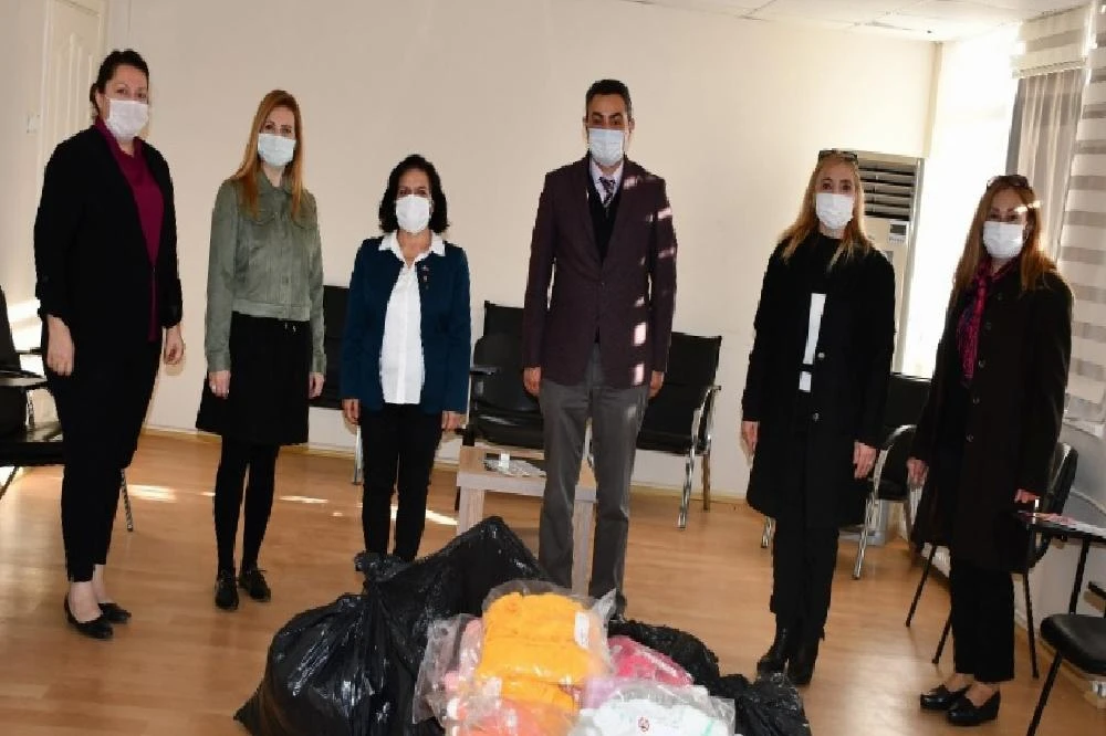 Sökeli kadınların örgüleri çocukları sıcak tutacak