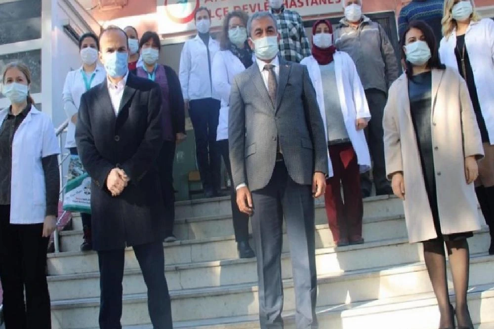 Başkan Kaplan’dan sağlık çalışanlarına anlamlı ziyaret