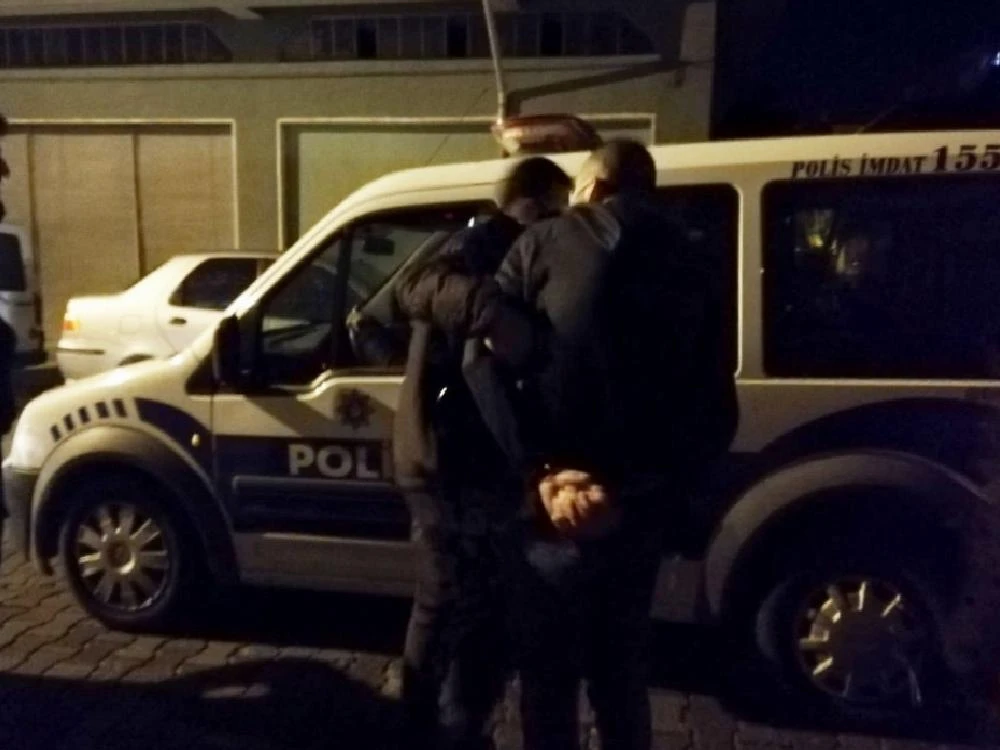 Dur ihtarına uymayan şüpheli bekçiler tarafından yakalandı