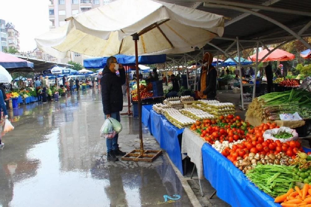 Efeler’de semt pazarlarının günü değişti