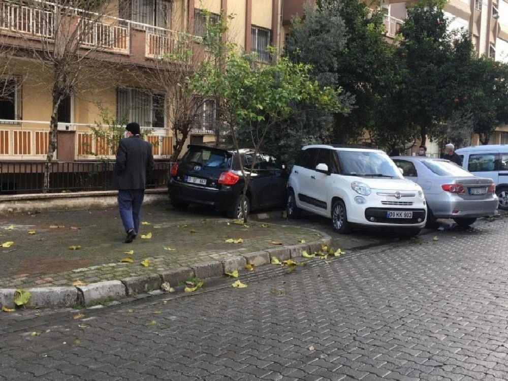 Fren yerine gaza bastı, ortalık karıştı