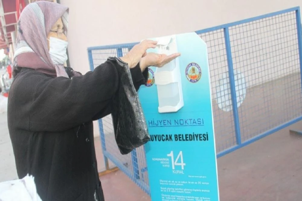 Kuyucak’ta pazar yerlerinde tedbir elden bırakılmıyor
