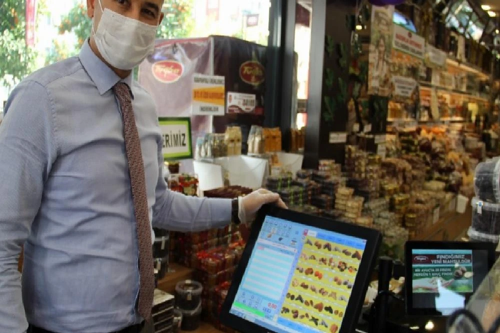 Tuğba Kuruyemiş, evde kalanlar için yeni yıl hazırlıklarını tamamladı