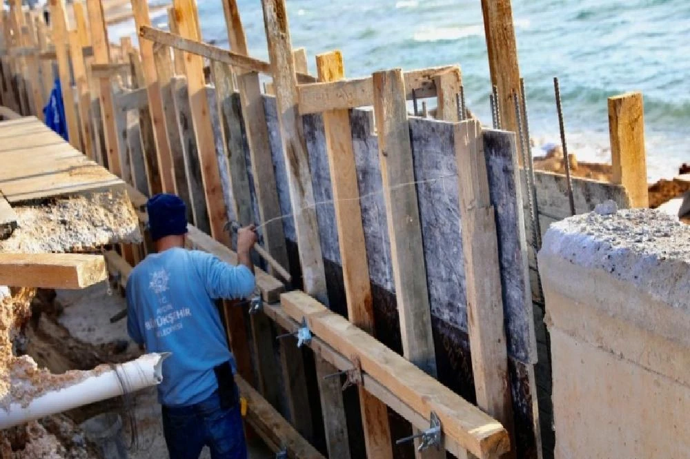 Didim’de belediye ekiplerinden yeni yıl mesaisi