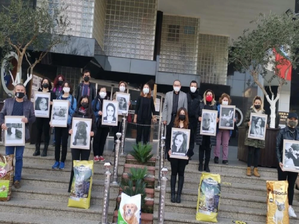Nazilli’de hayvanseverler kadına şiddete dikkat çekti