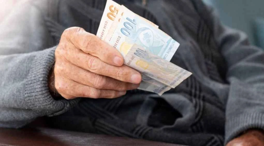 Nisan’da Emekli Maaşları Yeniden Hesaplanacak: Kimler Zam Alacak?