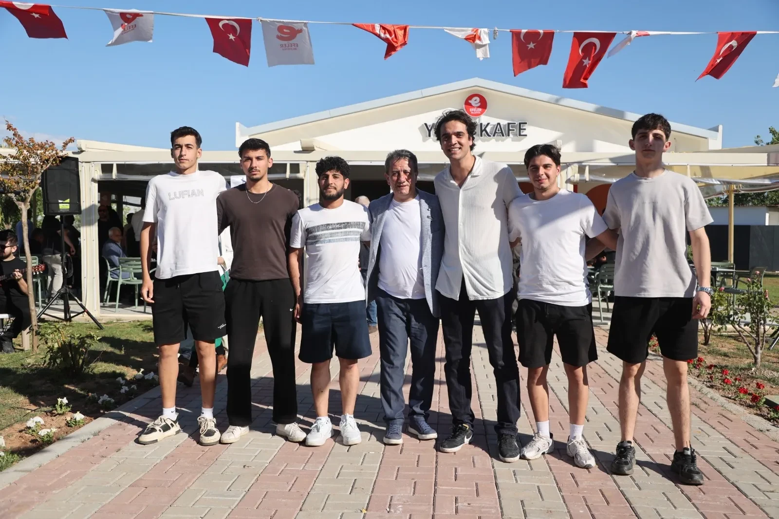 Yurt Kafe ve Işıklı Parkı Hizmete Açıldı: Gençler İçin Yeni Yaşam Alanı