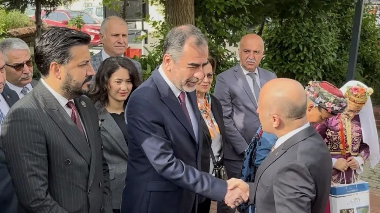 Aydın Valiliği’nde Göreve Başlama Töreninde Protokol Krizi