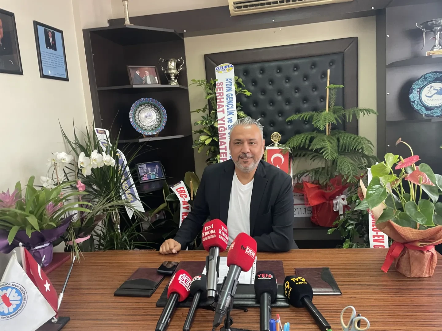 Altuntaş yeni yönetimini tanıttı: “Artık hizmet zamanı”