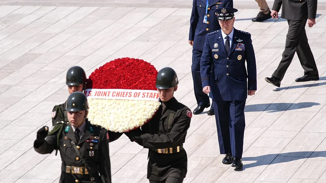 ABD Genelkurmay Başkanı Dan Caine Anıtkabir’i ziyaret etti