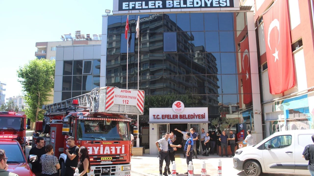 Efeler Belediyesi’nde yangın paniği