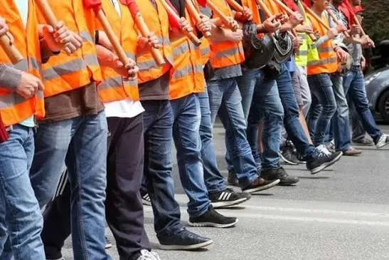İşçi sayısı 931 bin arttı, sendikalı işçi sayısı 19 bin