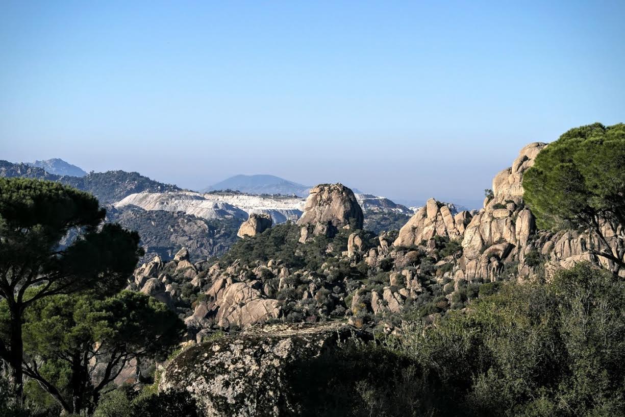 bes-parmak-dagi-latmos