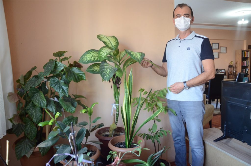 20200817 2 43921710 57471104 Web Koronavirüs, insanı ruhen ve bedenen yıpratıyor