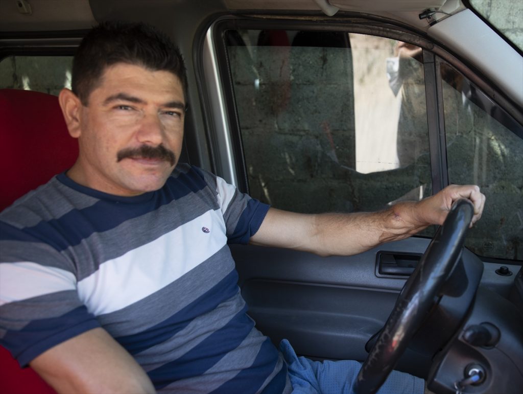 20200819 2 43952835 57511782 Web Türkiye'nin ilk çift kol nakilli hastası Cihan Topal kollarına gözü gibi bakıyor