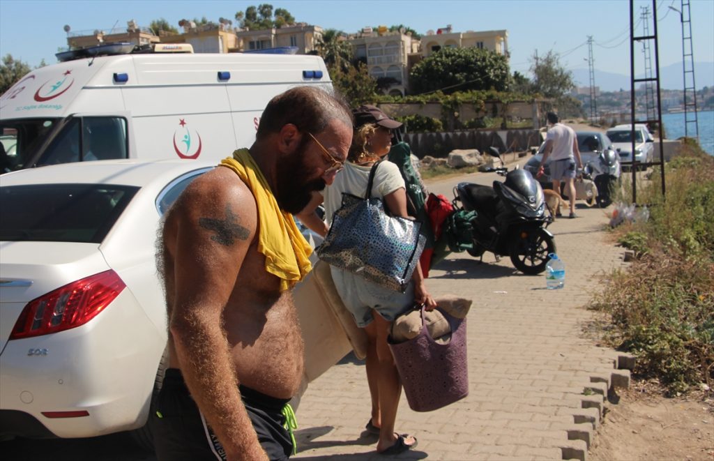 20200819 2 43962714 57527567 Web Denizde kaybolduğu düşünülen gencin sahile başka bir noktadan geldiği ortaya çıktı