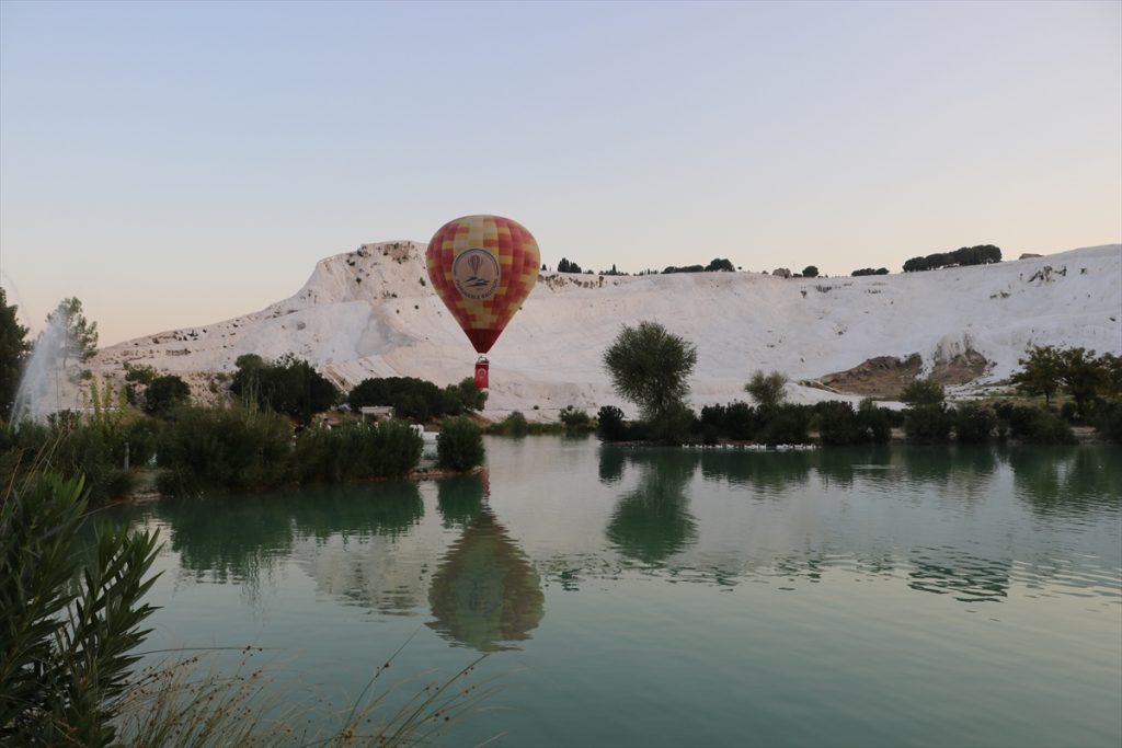 20200830 2 44113305 57764792 Web Denizli'de sıcak hava balonları 30 Ağustos Zafer Bayramı için havalandı