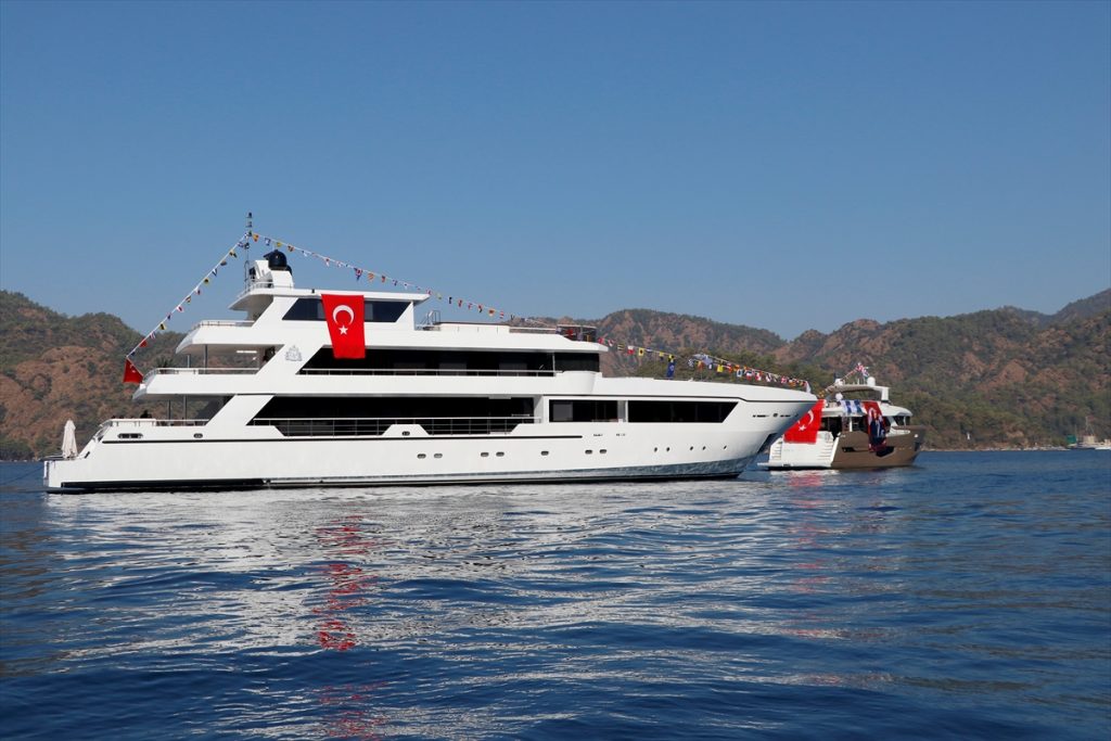 20200830 2 44117002 57774515 Web Fethiye'de Zafer Bayramı Türk bayraklarıyla süslenen teknelerle kutlandı