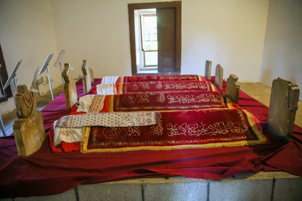 grafikli gemileri karadan yuruten turk denizci umur bey 1 CX8vUhL8 Gemileri karadan yürüten Türk denizci: Umur Bey