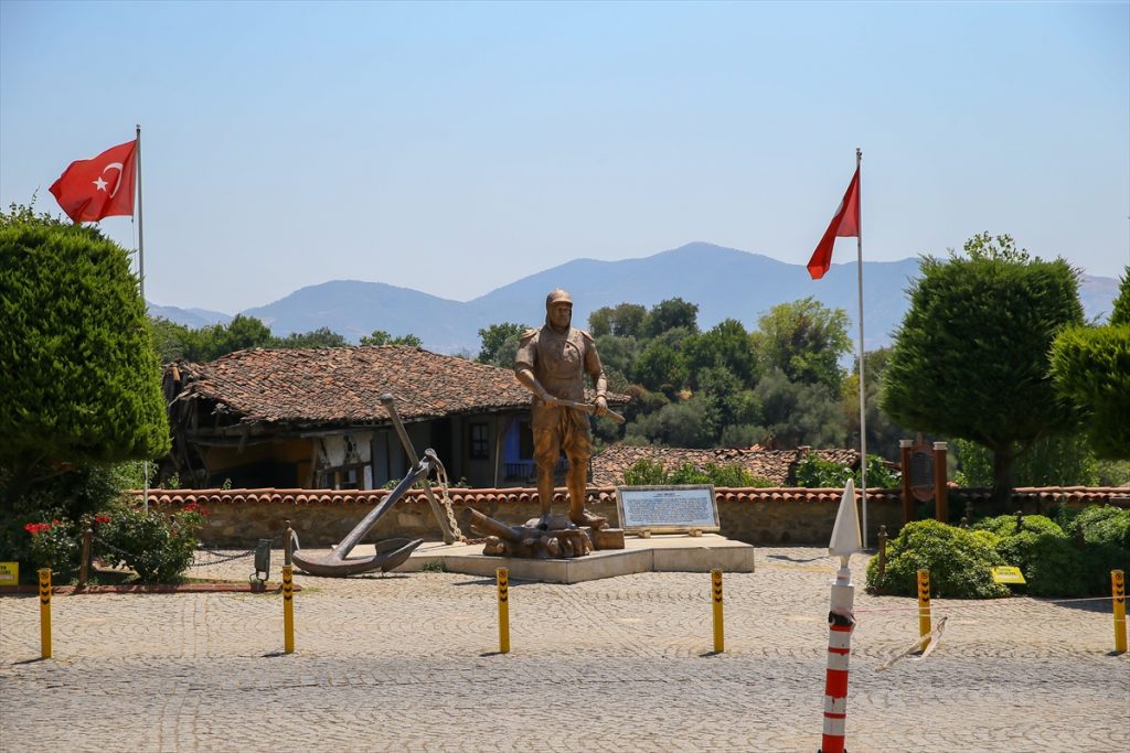 grafikli gemileri karadan yuruten turk denizci umur bey 4 HtGf5tIR Gemileri karadan yürüten Türk denizci: Umur Bey