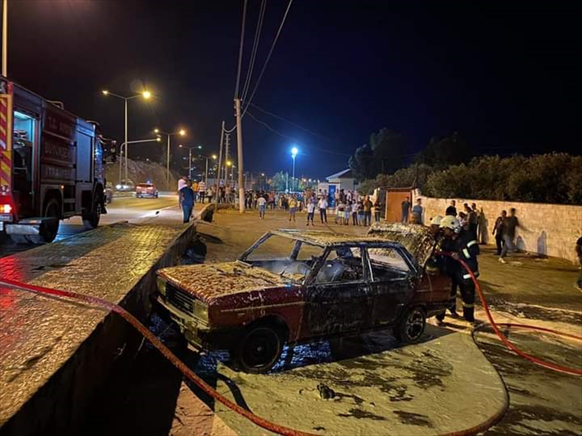 sokede park halindeki otomobil yandi 1 Söke'de park halindeki otomobil yandı