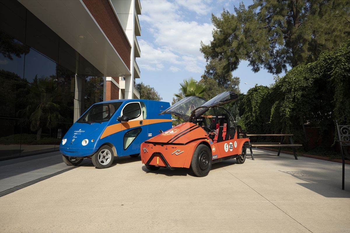 yerli-ve-minik-kargo-aracı