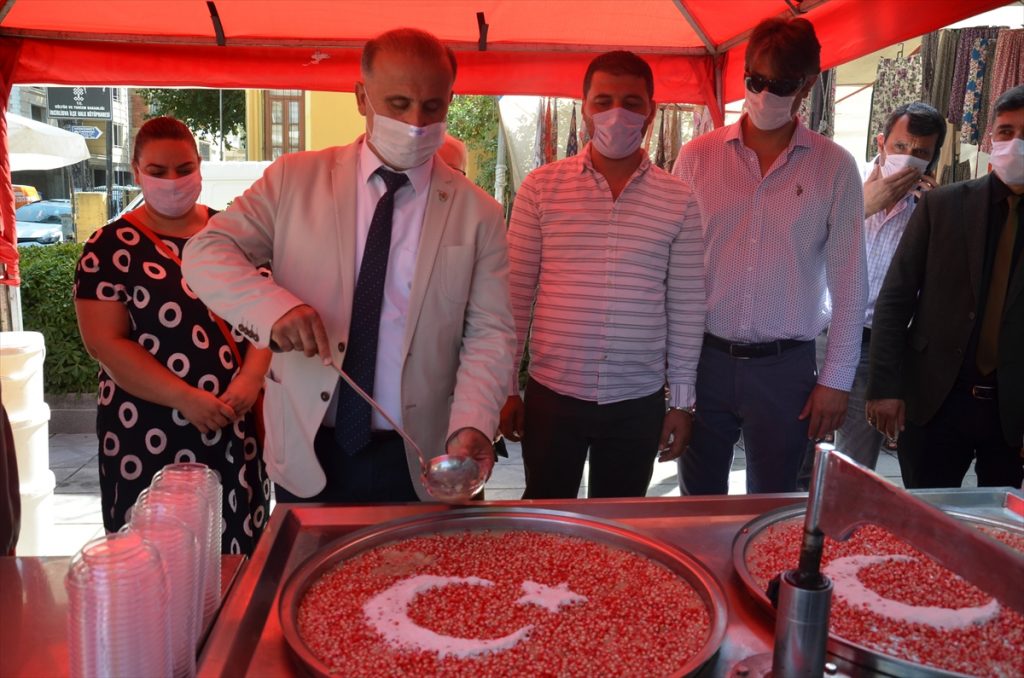 20200904 2 44197329 57899989 Web İncirliova Belediyesinden ay yıldızlı aşure