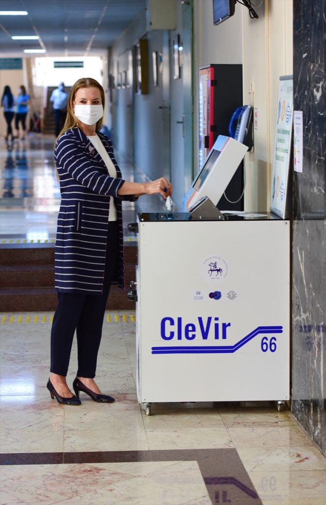 20200904 2 44200226 57904547 Web DEÜ'de atık maske ve eldivenlerin güvenli şekilde toplanmasını sağlayan cihazın ilk üretimi yapıldı