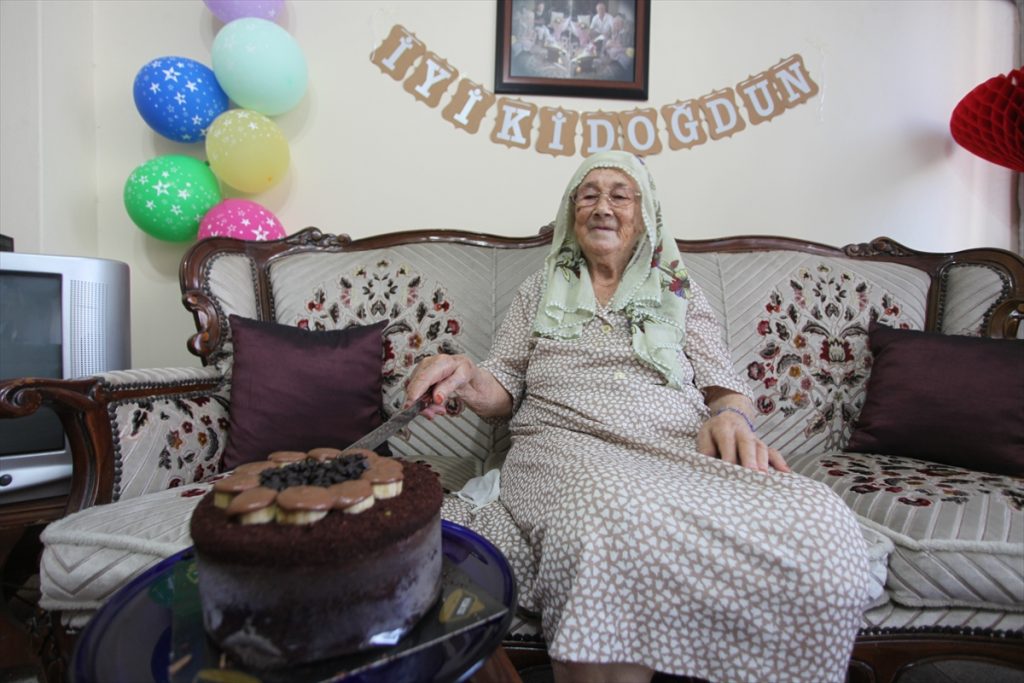 20200905 2 44210881 57921235 Web Söke'li Melike nine, 100. yaşını kutladı