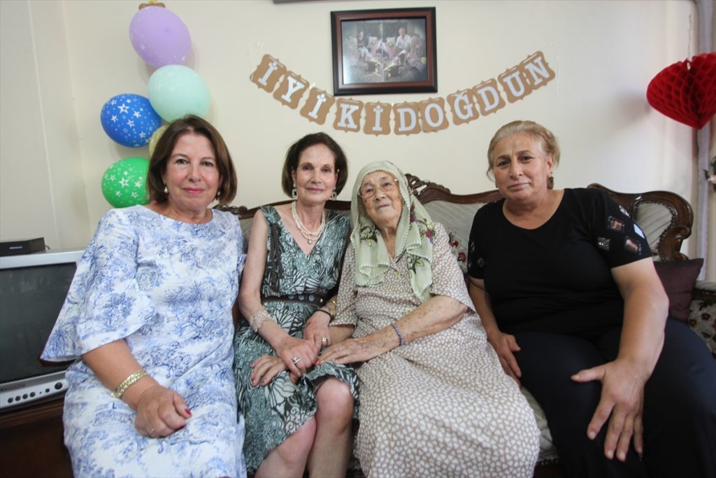 20200905 2 44210881 57921236 Web Söke'li Melike nine, 100. yaşını kutladı