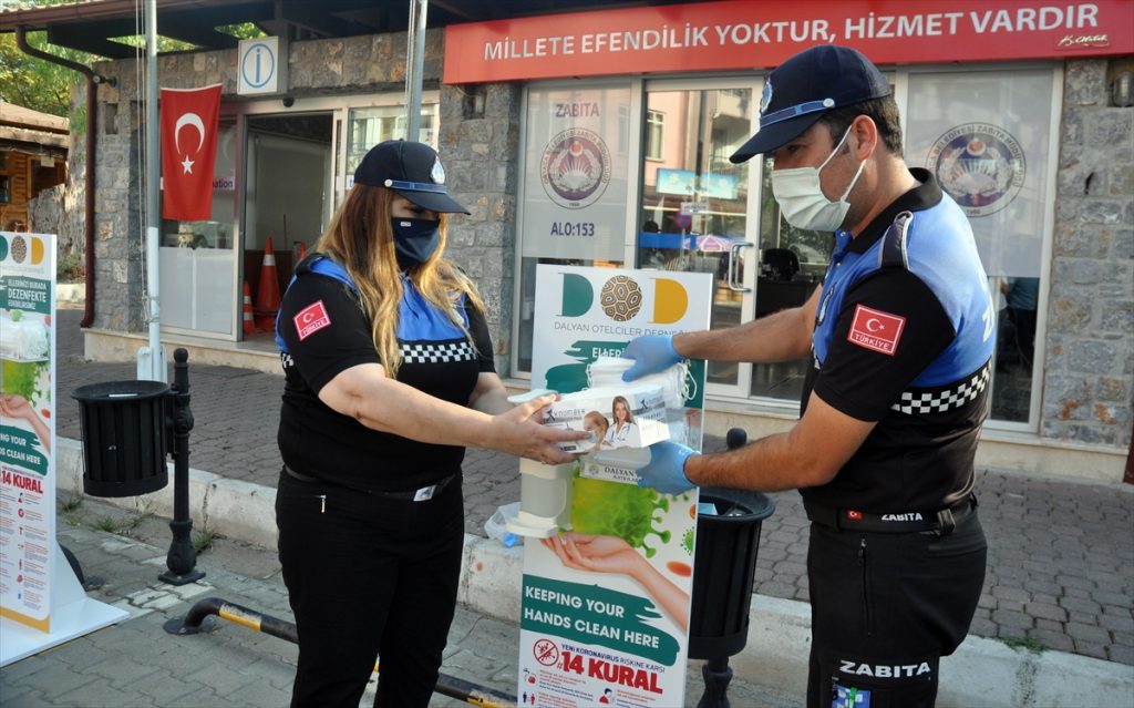 20200905 2 44211910 57922987 Web Dalyan turizm merkezinde maske ve hijyen istasyonu kuruldu