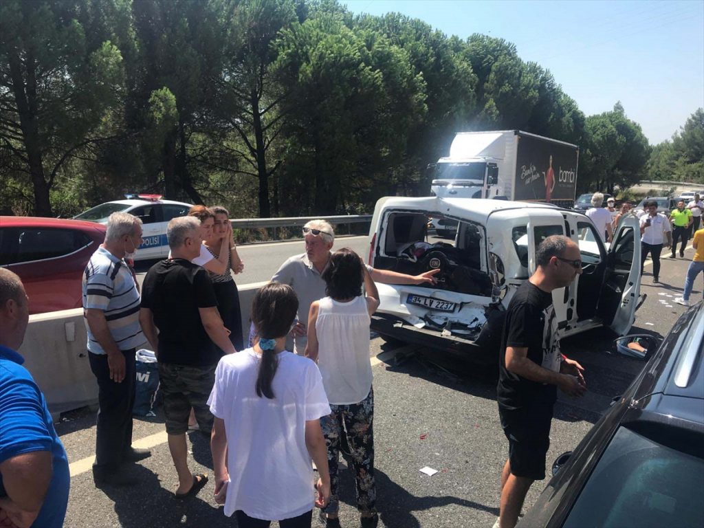 20200905 2 44212941 57924022 Web Muğla'da zincirleme kazada 5 araç hasar gördü