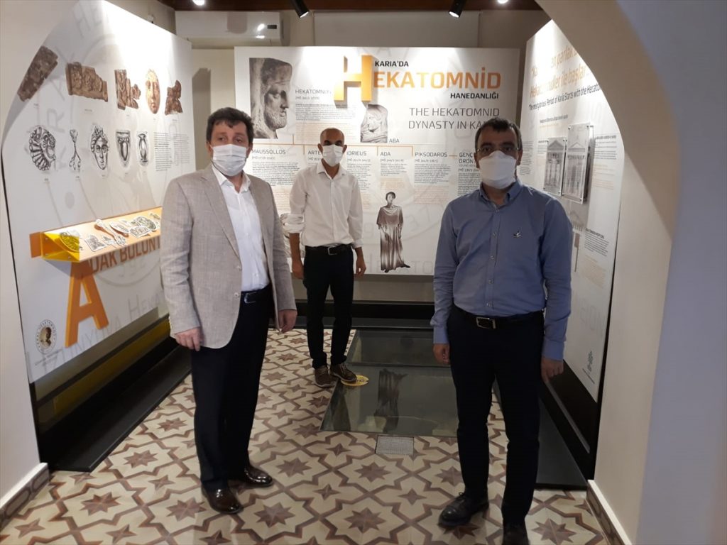 20200907 2 44236802 57962924 Web Vali Tavlı, Uzunyuva Anıt Mezarı Arkeopark Alanı'nda incelemede bulundu