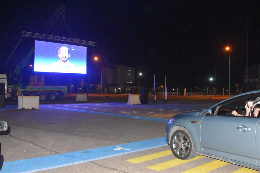 20200918 2 44423549 58239914 Web Afyonkarahisar'da "Arabada sinema keyfi" ilgi görüyor